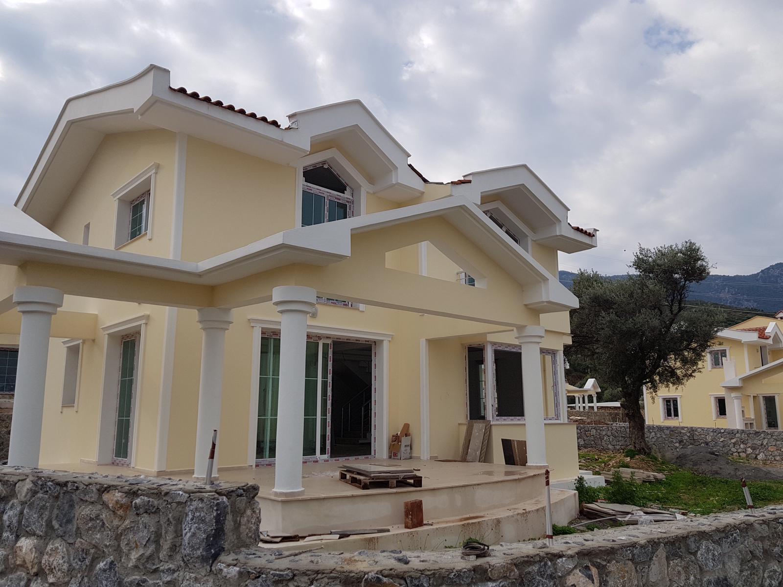 North Cyprus Girne Alsancak Villa For Sale in a Residential Complex
