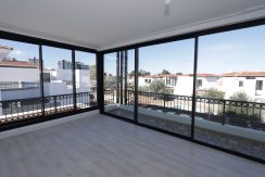 Dogankoy Kıbrıs Girne ornek daire site içi (10)