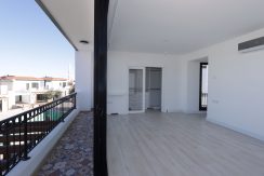 Dogankoy Kıbrıs Girne ornek daire site içi (11)