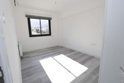 Dogankoy Kıbrıs Girne ornek daire site içi (13)