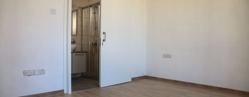 Dogankoy Kıbrıs Girne ornek daire site içi (19)