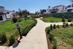 Dogankoy Kıbrıs Girne ornek daire site içi (2)