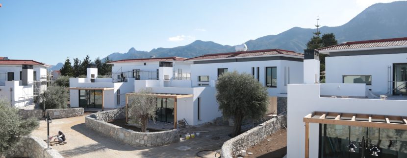Dogankoy Kıbrıs Girne ornek daire site içi (2)