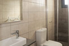 Dogankoy Kıbrıs Girne ornek daire site içi (21)