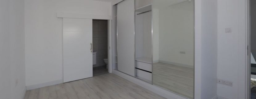 Dogankoy Kıbrıs Girne ornek daire site içi (7)