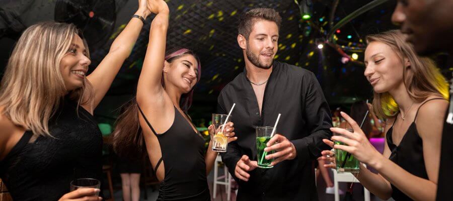 Discover Herceg Novi’s Nightlife: A Blend of Relaxation and Entertainment
